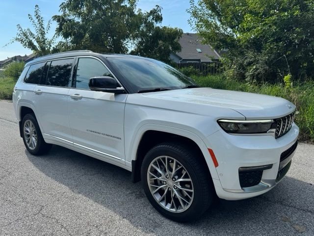 Used 2025 Bright White Clearcoat Jeep Summit image 4