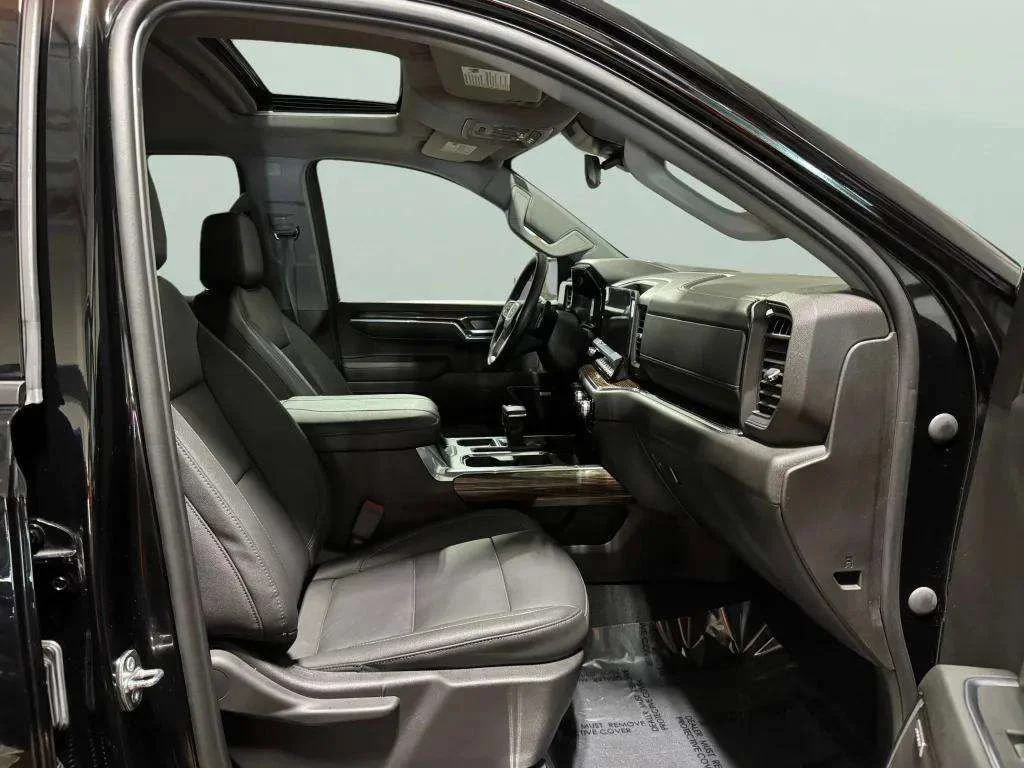 Used 2024 Onyx Black GMC Elevation image 29