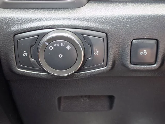 Used 2020 White Ford XL image 14