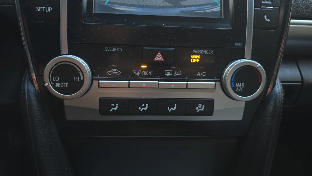 Used 2014 Gray Toyota SE image 17