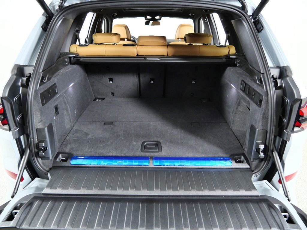 Used 2026 Brooklyn Grey Metallic BMW xDrive50e image 29