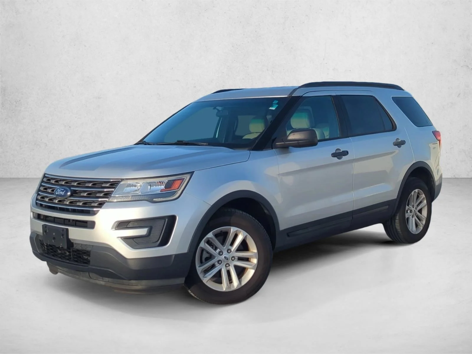 Used 2017 Ingot Silver Metallic Ford Base image 1
