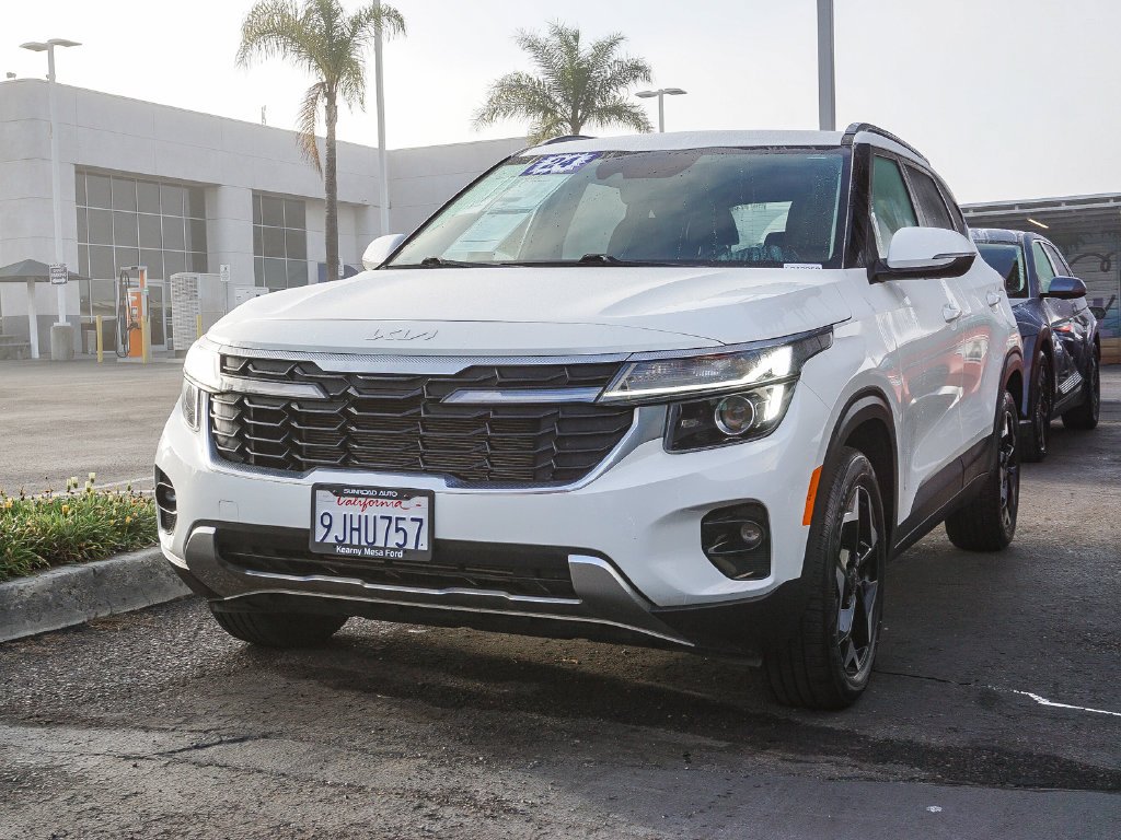 Used 2024 White Kia EX image 3