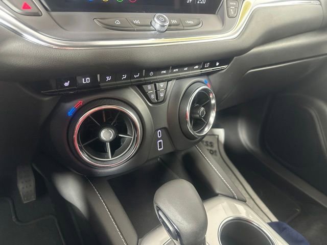 Used 2025 Black Chevrolet 2LT image 19