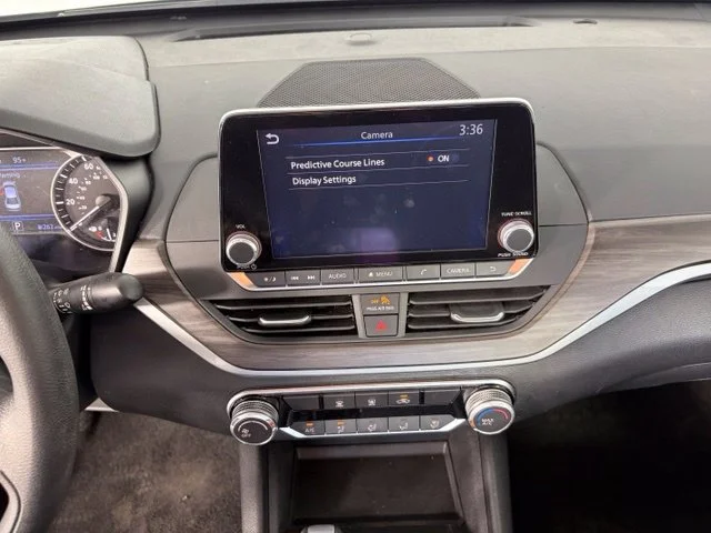 Used 2025 Glacier White Nissan SV image 19