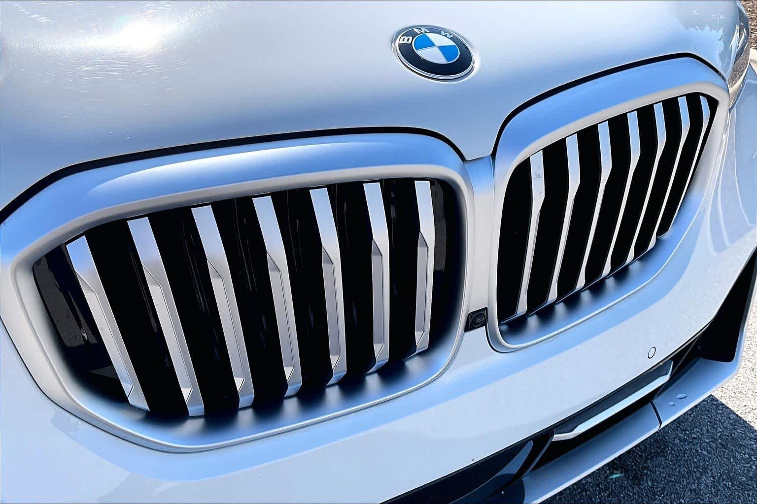 Used 2026 Alpine White BMW sDrive40i image 63