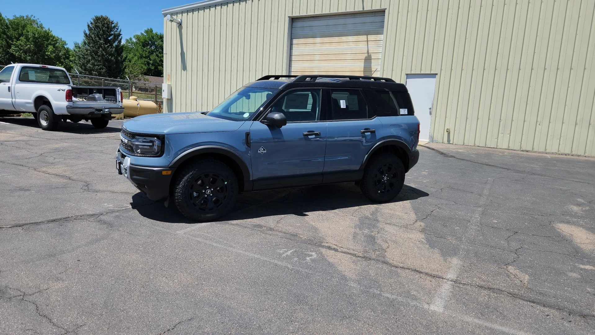 New 2026 Azure Gray Metallic Tri-Coat Ford Outer Banks image 3