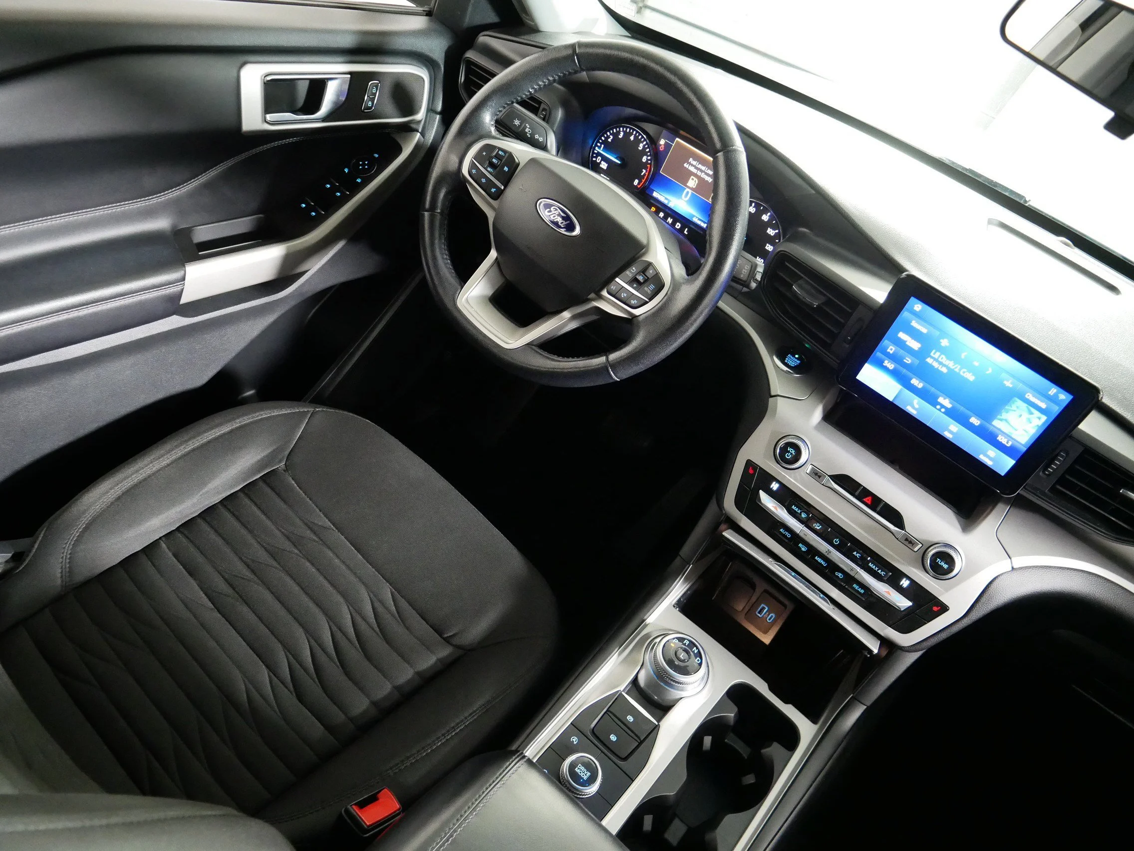 2021 Ford Explorer XLT - Photo 9