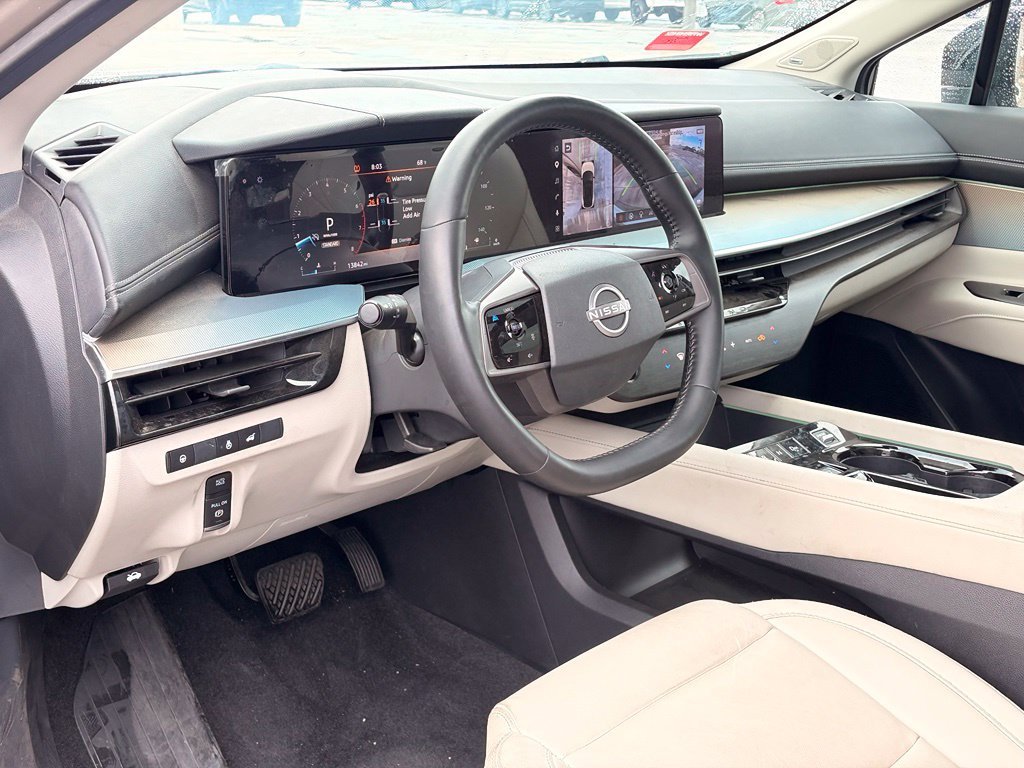 Used 2025 Gold Nissan SL image 14