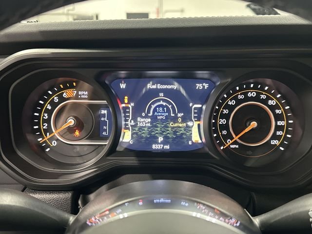 Used 2025 White Jeep Sahara image 14