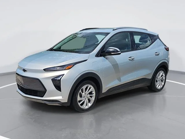 Used 2023 Silver Chevrolet LT image 7