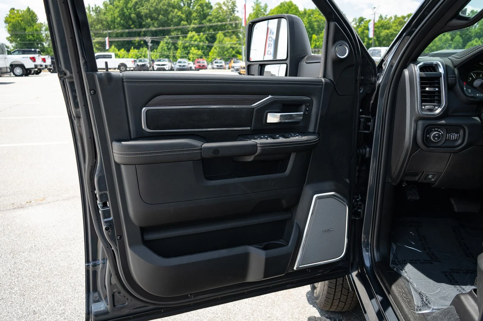 New 2026 Blue Ram Laramie image 29