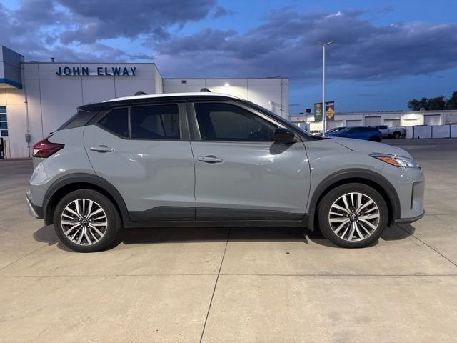 Used 2023 Gray Nissan SV image 4