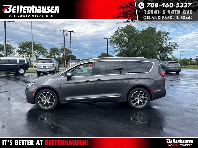 Used 2021 Gray Chrysler Limited image 2