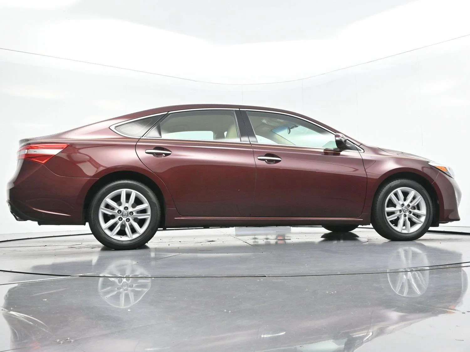 Used 2015 Ooh La La Rouge Mica Toyota XLE image 47