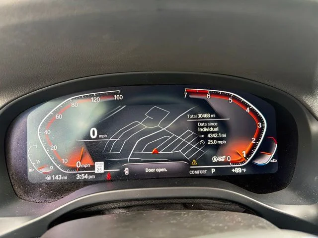 Used 2024 Gray BMW xDrive30i image 14