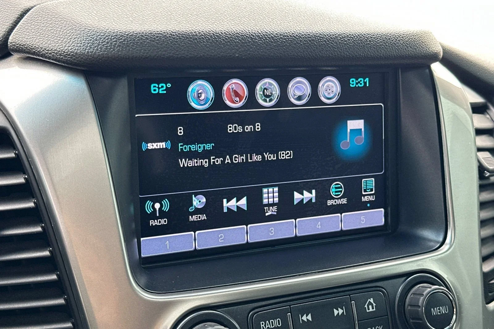 Used 2018 BLACK Chevrolet Premier image 19
