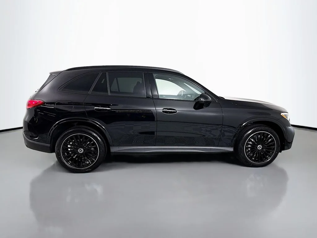 New 2026 Obsidian Black Metallic Mercedes-Benz GLC 300 image 8