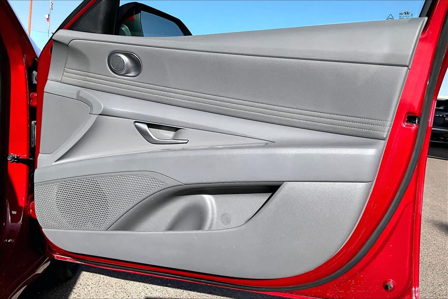Used 2025 Ultimate Red Hyundai SEL Convenience image 23