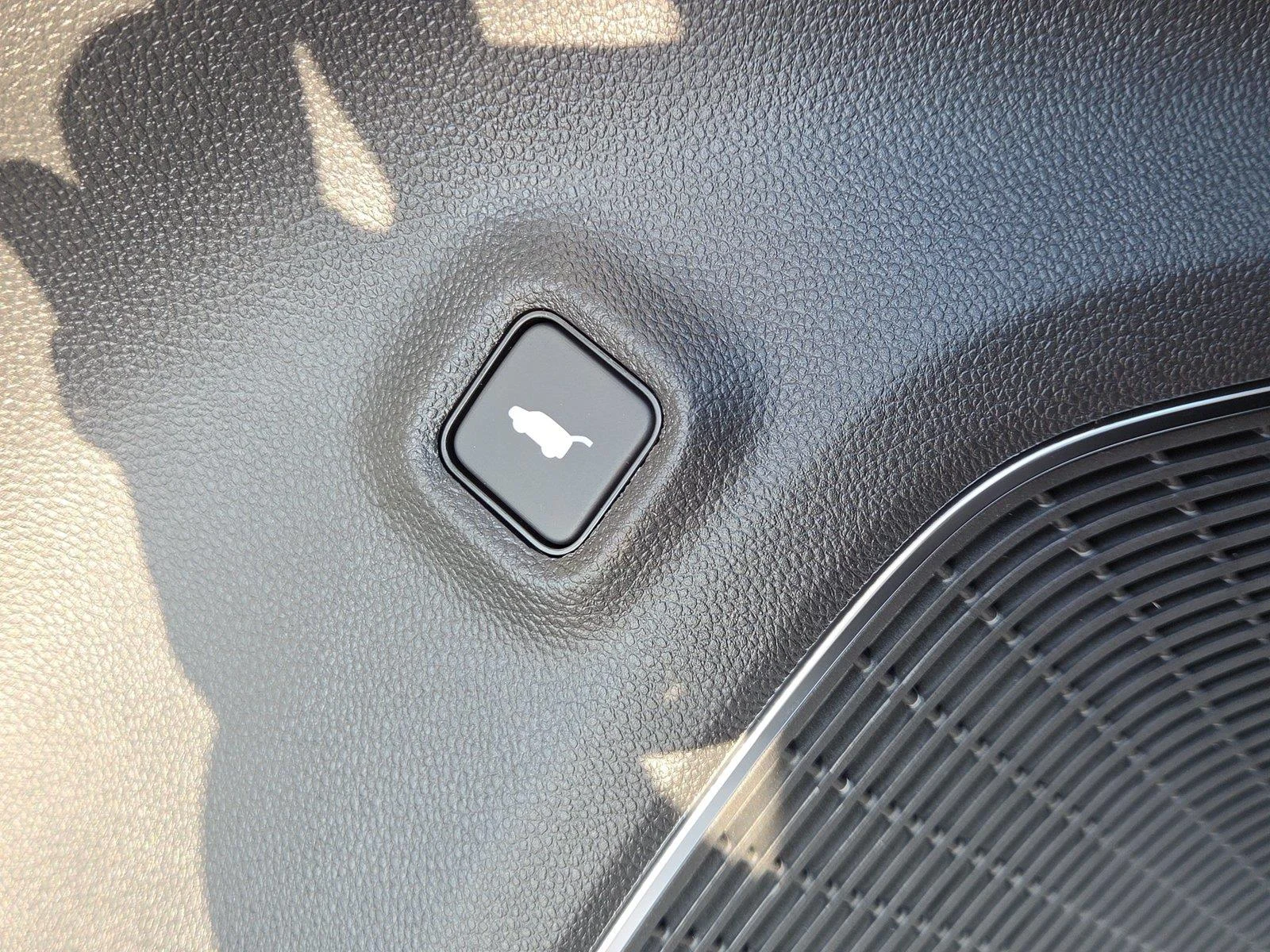 New 2026 Platinum White Pearl Acura w/Technology Package image 17