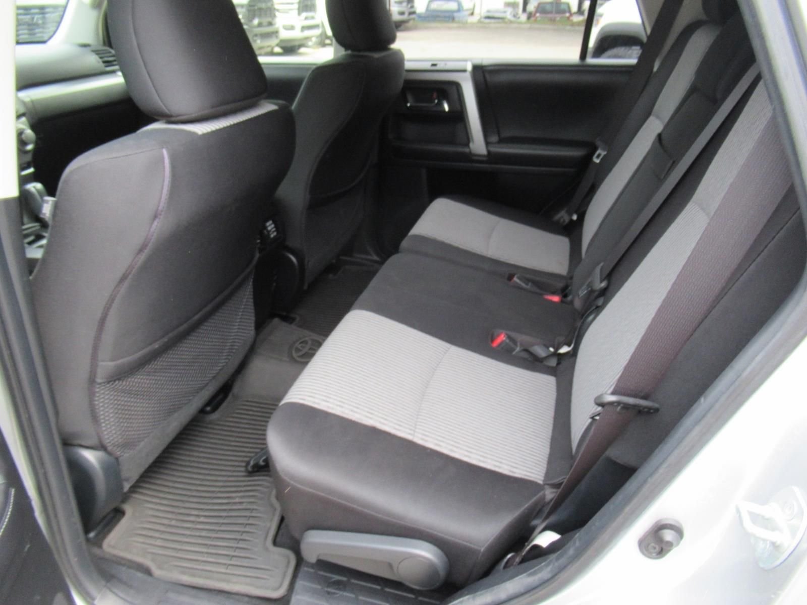 Used 2018 Silver Toyota SR5 image 32