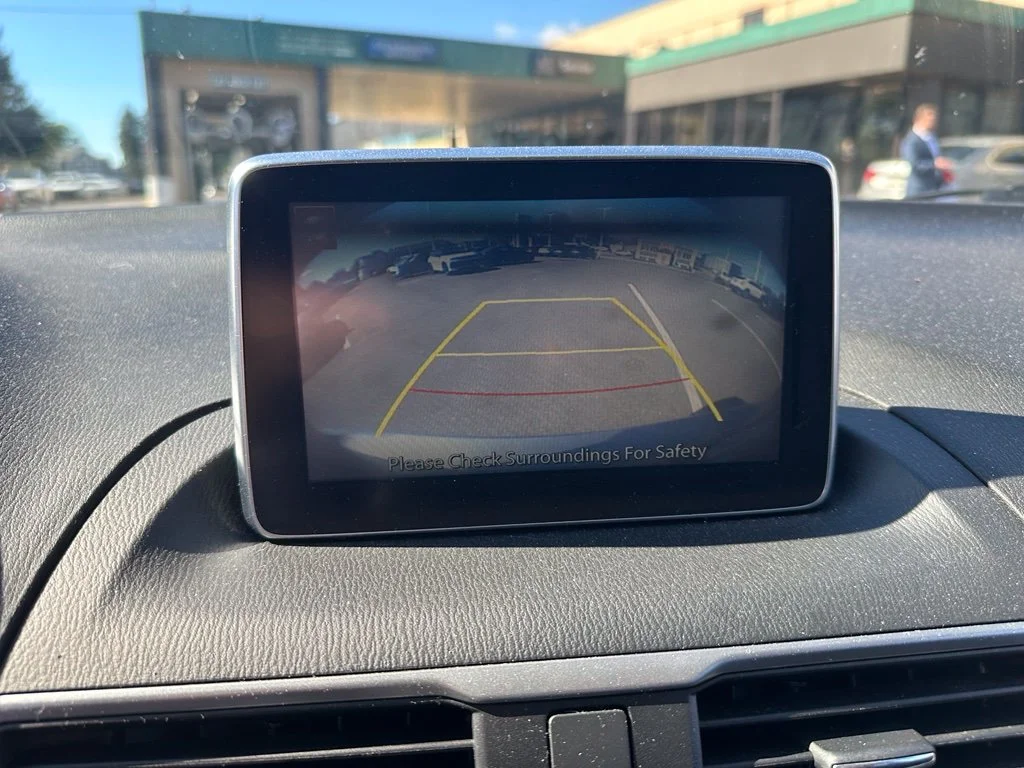 Used 2016 Silver Mazda i Sport image 8