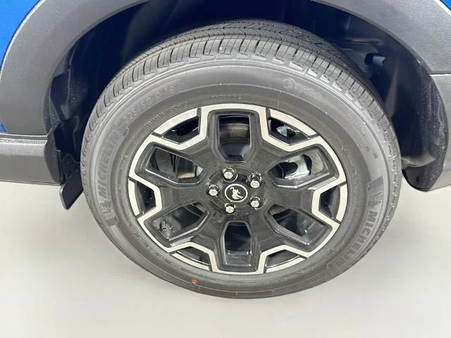 New 2026 Velocity Blue Metallic Ford Outer Banks® image 65