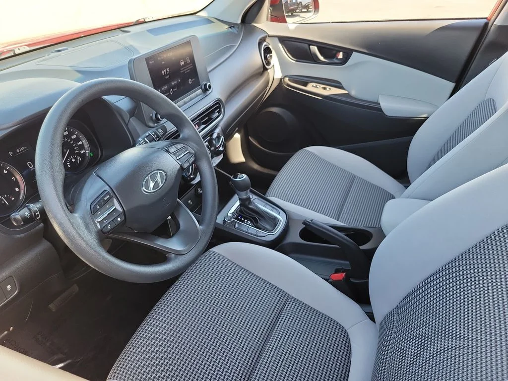 Used 2023 Red Hyundai SE image 3