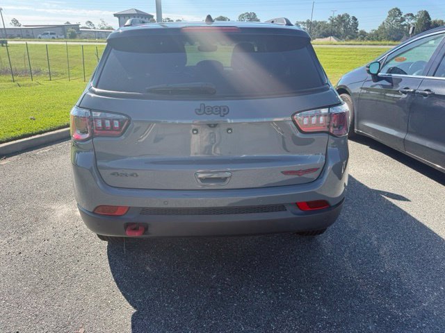 Used 2024 Gray Jeep Trailhawk image 3