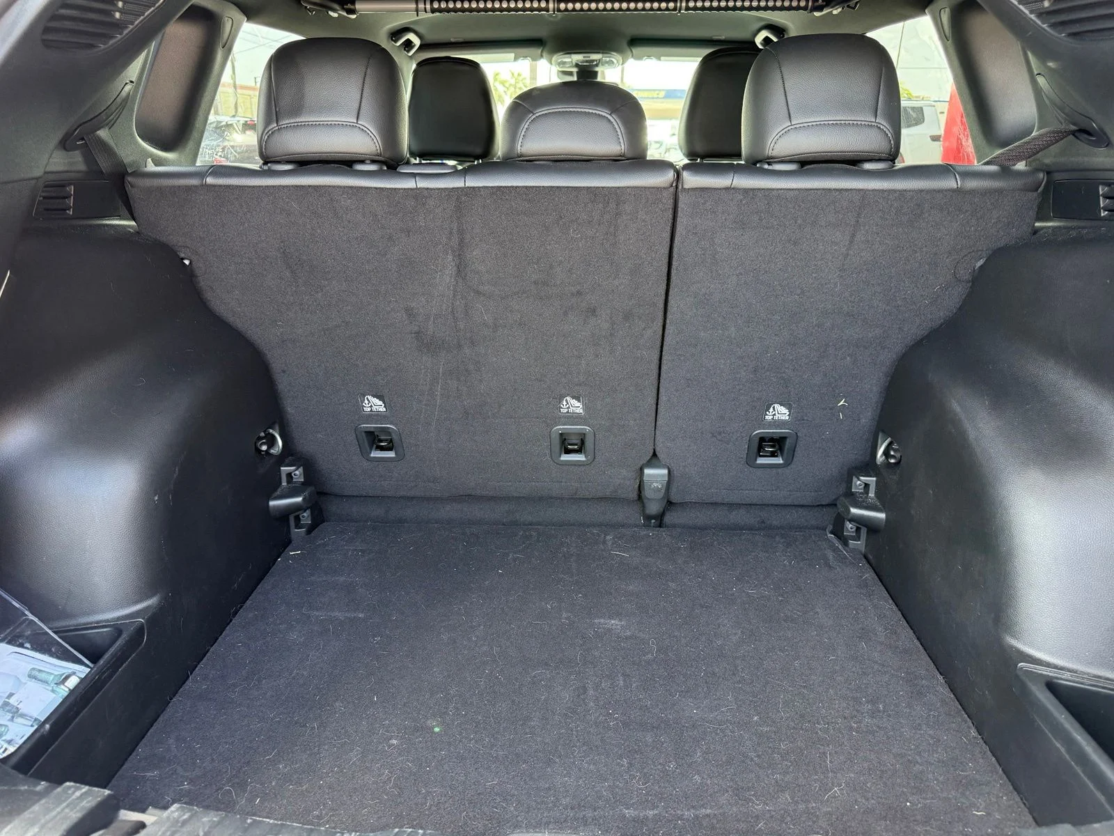 Used 2023 White Jeep Latitude image 5