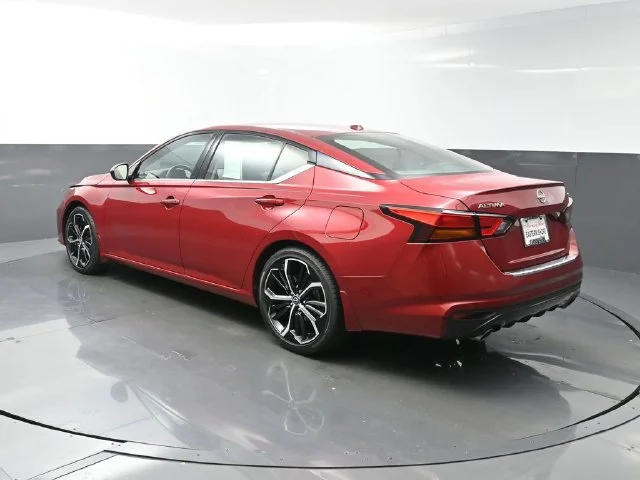 Used 2023 Red Nissan 2.5 SR image 5