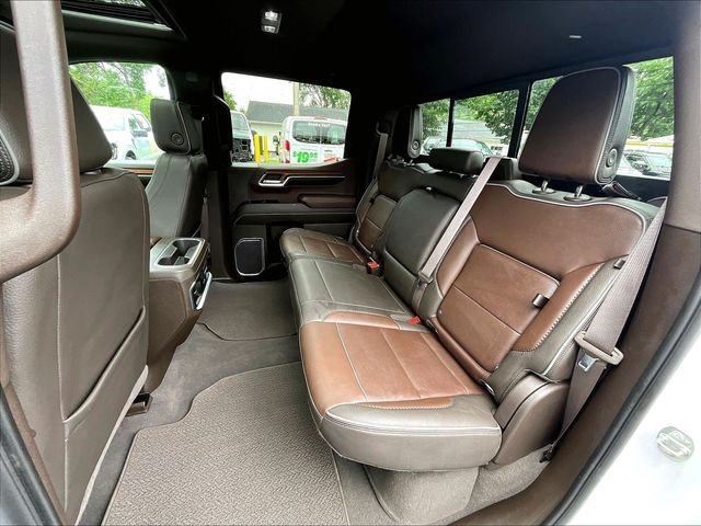 Used 2023 White GMC Denali image 22