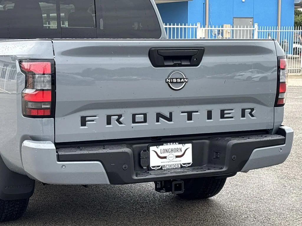 New 2026 Boulder Gray Pearl Nissan Crew Cab SV image 5