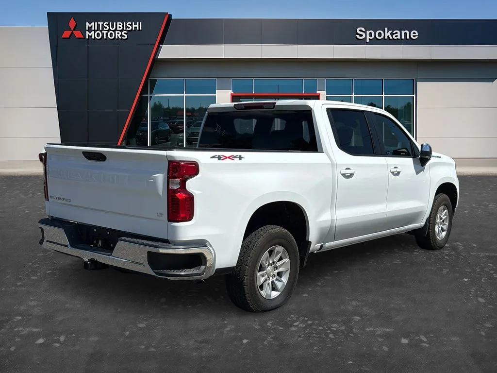 Used 2023 Summit White Chevrolet LT image 7