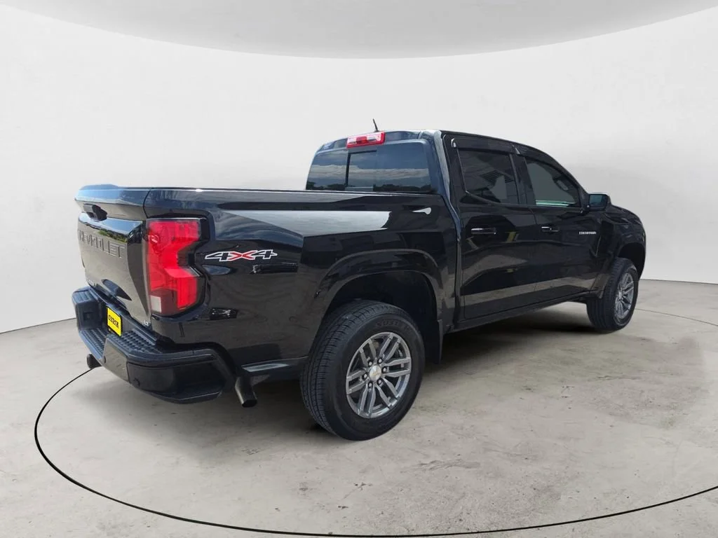 Used 2023 Black Chevrolet LT image 5
