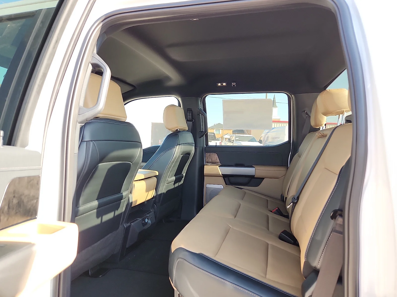 New 2026 Oxford White Ford Lariat image 18