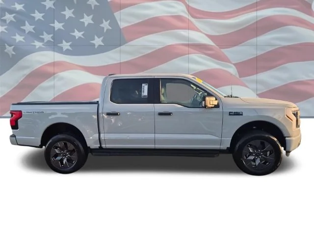Used 2024 White Ford XLT image 3