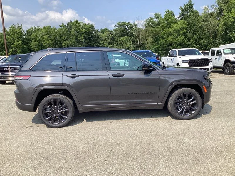 New 2026 Baltic Gray Metallic Clearcoat Jeep Limited Reserve image 8