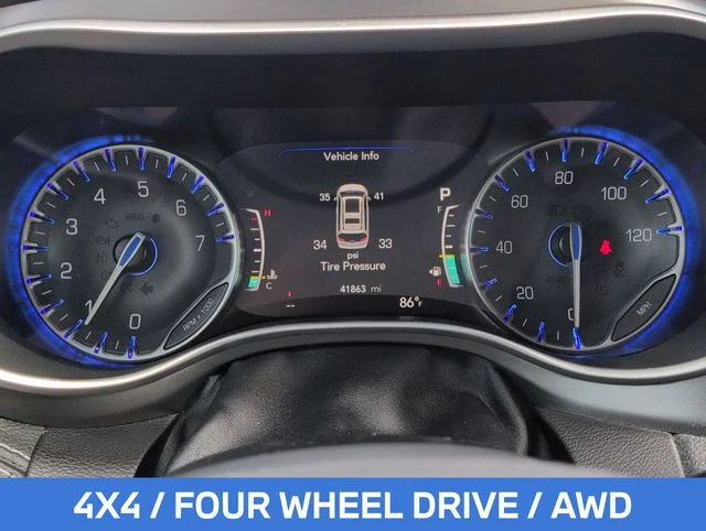Certified Used 2022 White Chrysler Touring L image 19