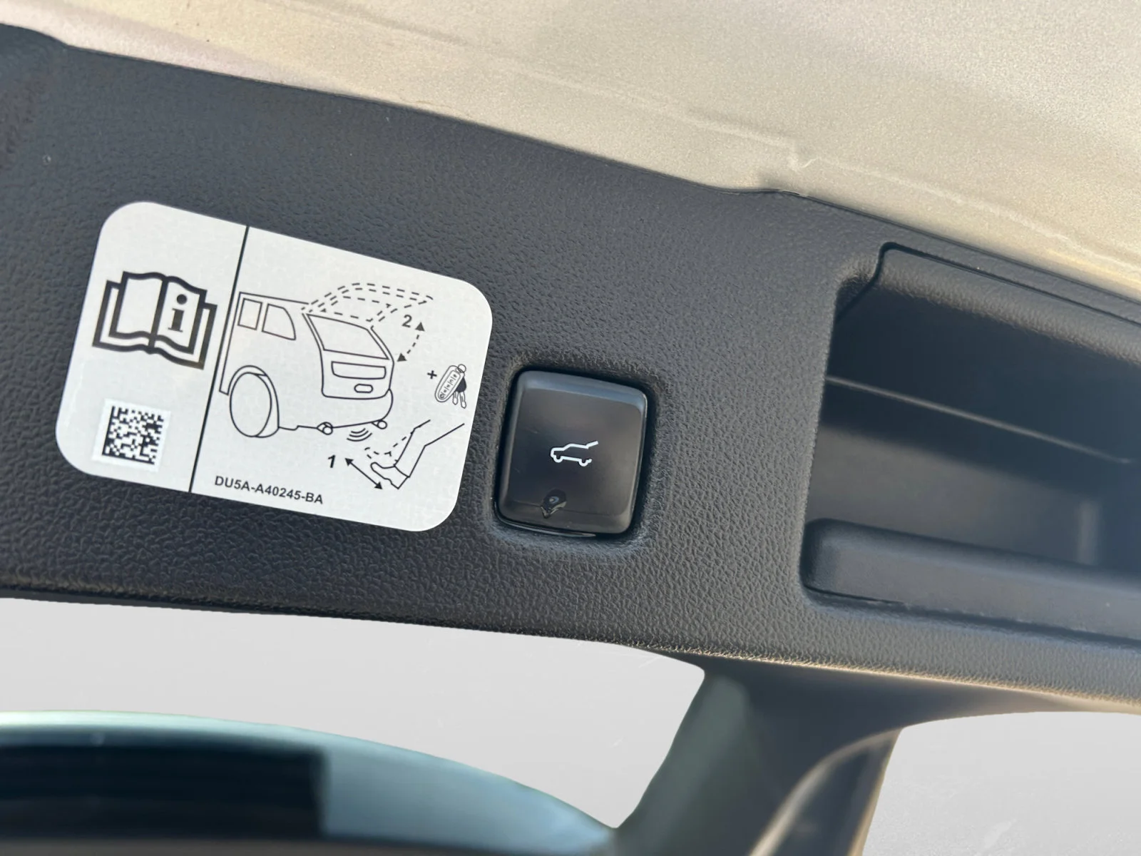 Used 2020 SILVER Ford TITANIUM HYBRID AWD image 11