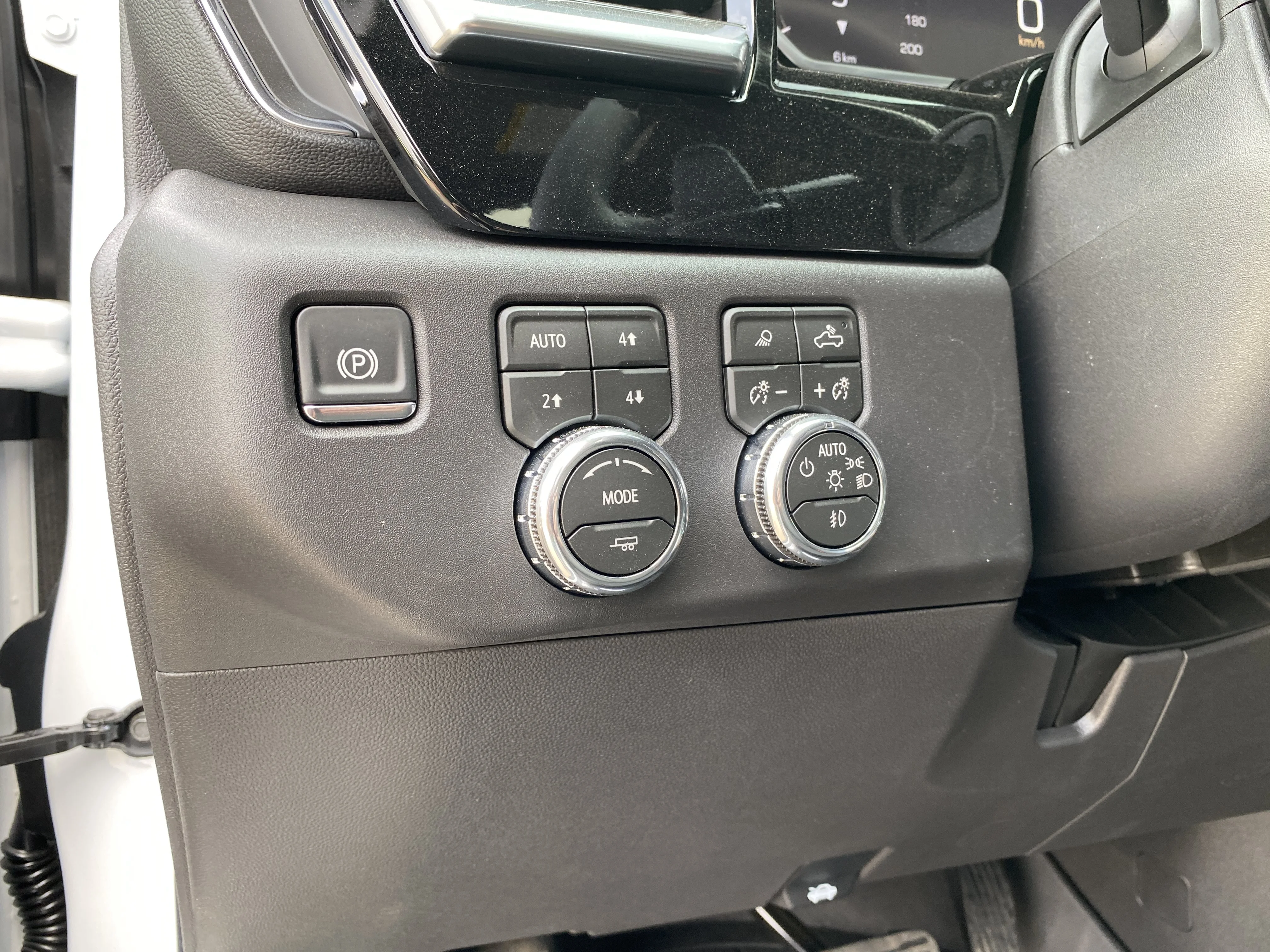New 2026 Summit White GMC Elevation image 27