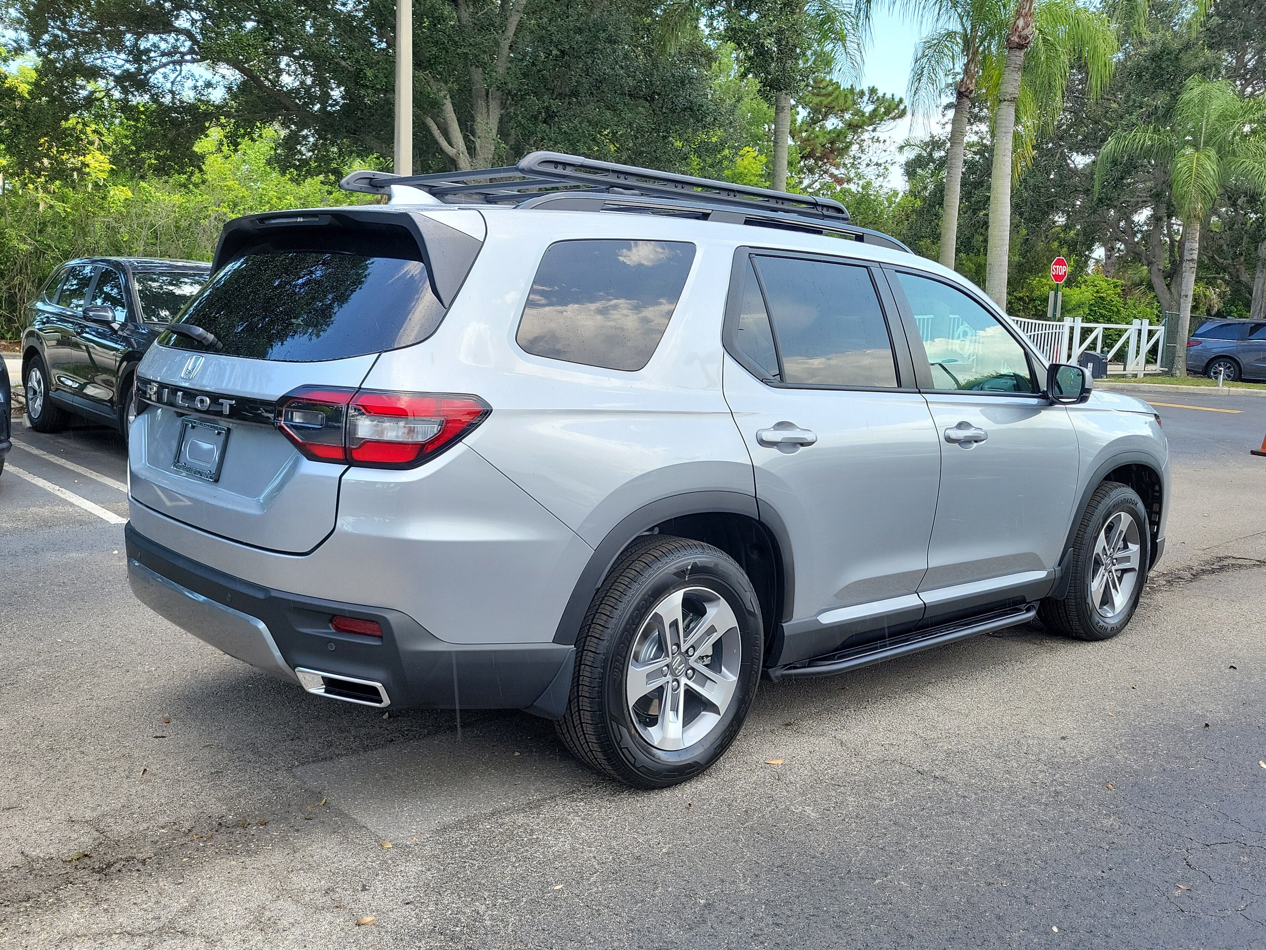New 2026 Solar Silver Metallic Honda EX-L image 6