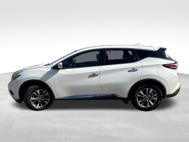 Used 2018 White Nissan S image 4