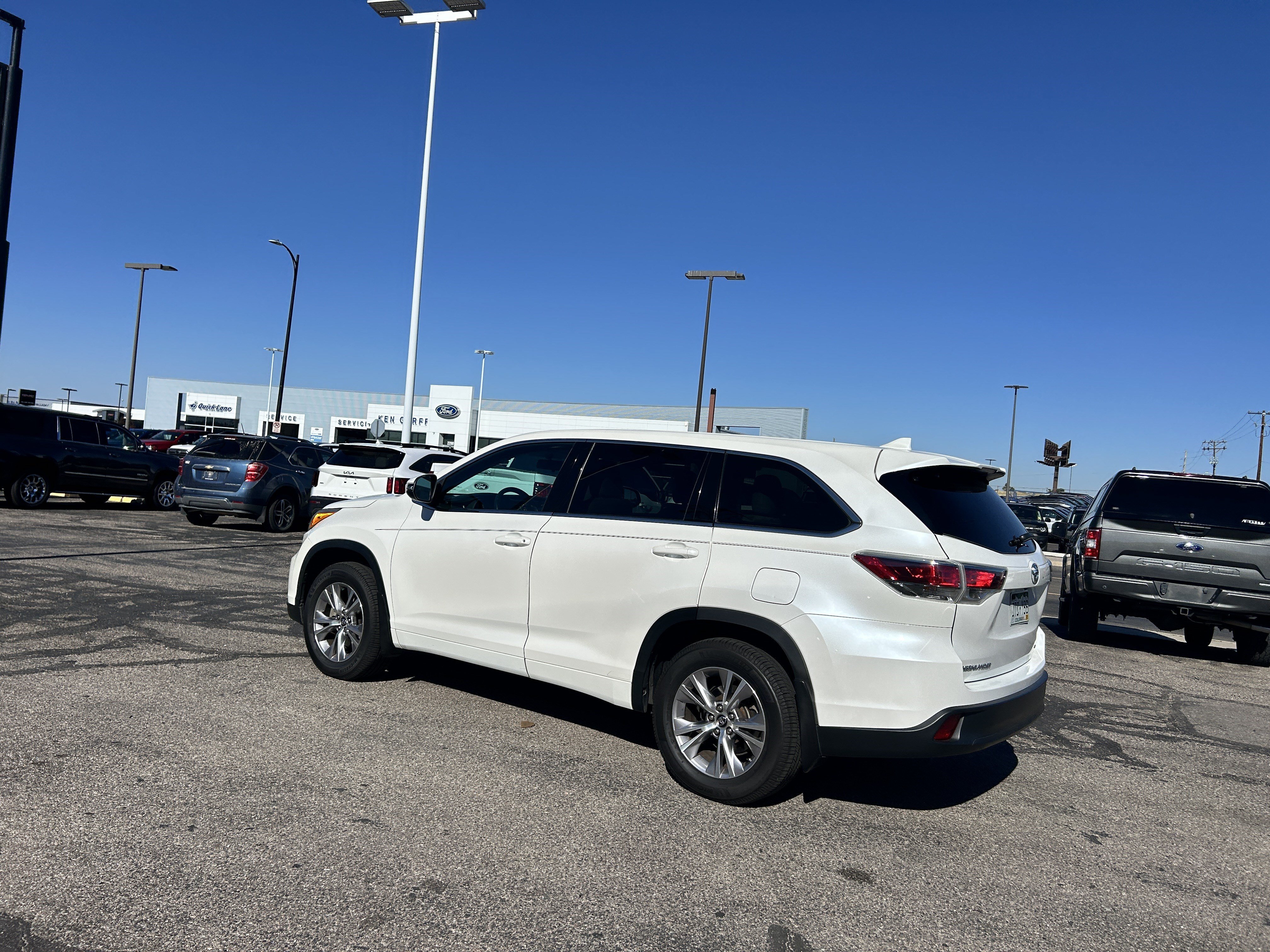 Used 2016 Blizzard Pearl Toyota LE image 3
