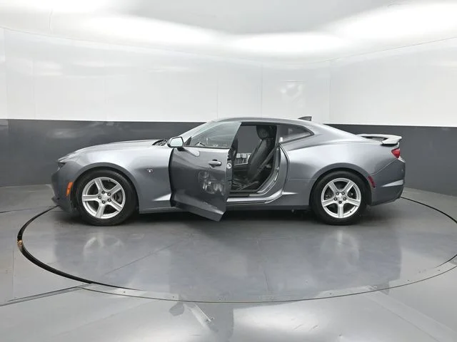 Used 2019 Gray Chevrolet 1LT image 26
