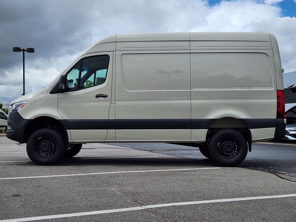 New 2026 Pebble Grey Mercedes-Benz CARGO image 5
