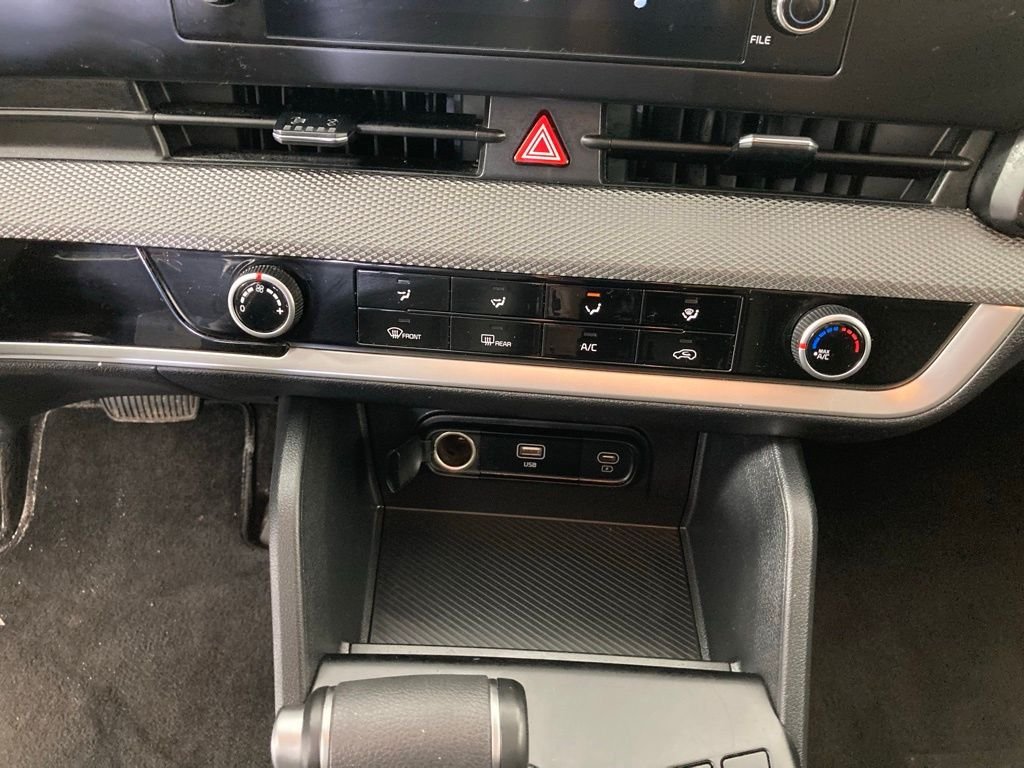 2025 Kia Sportage LX - Photo 10