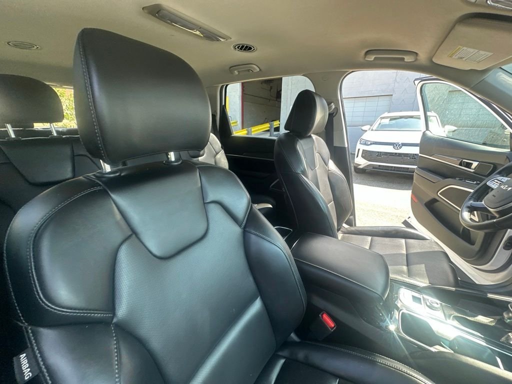 Certified Used 2024 White Kia LX image 36