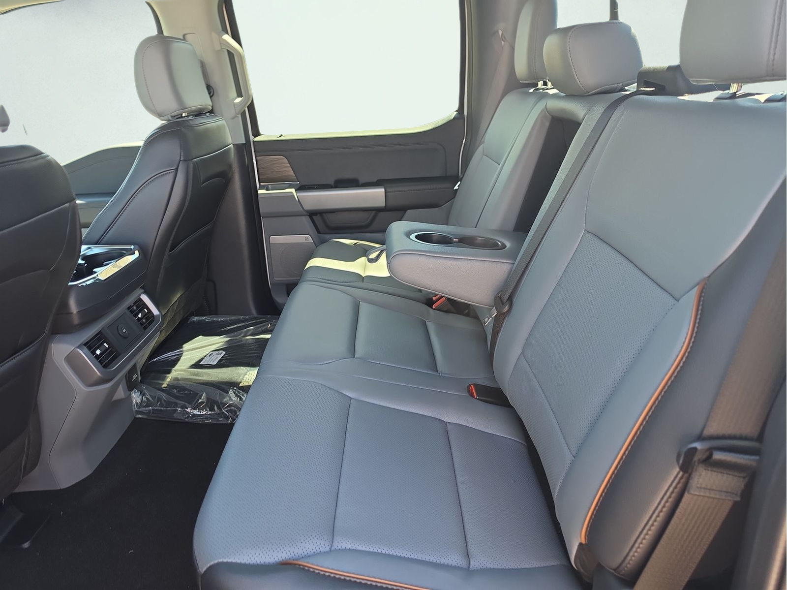 New 2026 Oxford White Ford Lariat® image 15