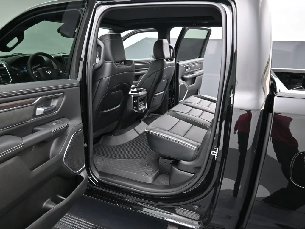 2026 RAM 1500 Laramie - Photo 17